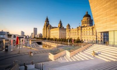 Explore Liverpool with a Private Taxi Guide
