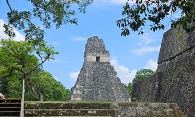Tikal Tour in Small Group with All-Inclusive from Flores