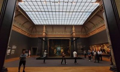 Amsterdam Rijksmuseum Hiking Tour Experience