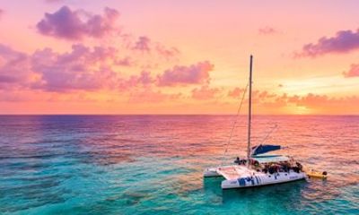 Aruba Catamaran Snorkel Sail: Appetizers, Slide, Swing & Open Bar