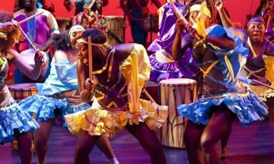 Nairobi Nightlife and Safari Park Hotel Dinner Experience