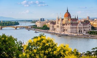 Private 4 Hour Budapest Highlights and Parliament Tour
