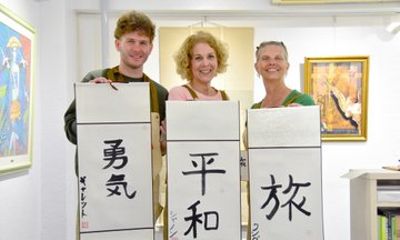 Tokyo Create Your Own Japanese Calligraphy with Local Artist