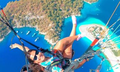 Tandem Paragliding Adventure from Babadağ in Fethiye Ölüdeniz