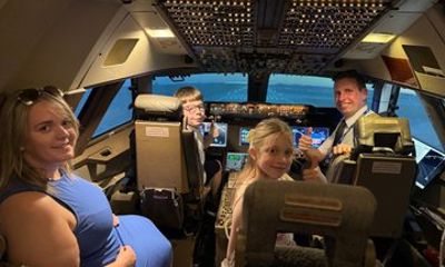 Fly a real Boeing 747 flight simulator
