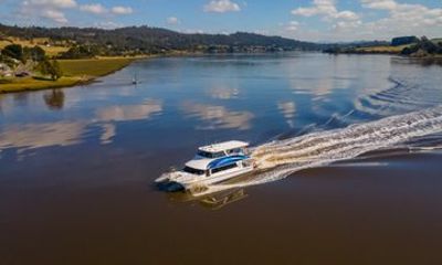 Tamar Valley Lunch Cruise with Wine Tasting
