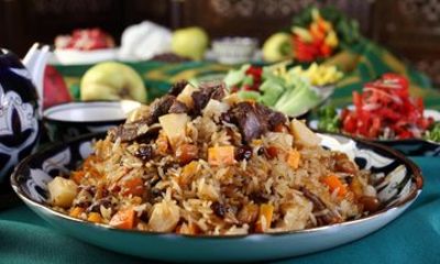 Traditional Plov Cooking Class in a 14th Century Timurid Garden