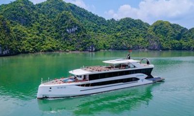 Full Day Halong Bay Cruise from Hanoi with Icon Cruise
