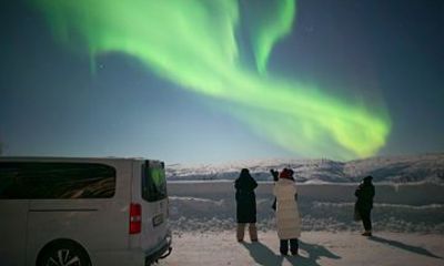 Northern Lights Small Group Tour around Kirkenes