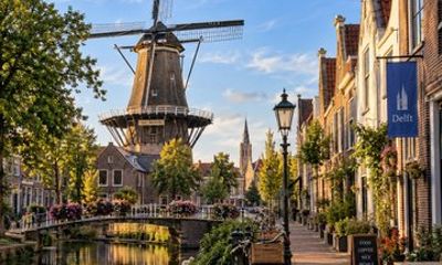 Modern Marvels to Historic Charm Day Tour in Rotterdam and Delft