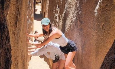 Joshua Tree Park Boulder Scrambling & Adventure Hiking Tour