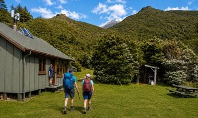Island Hills Station 2 Day Self Guided Hike with Meals