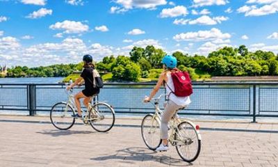 Krakow E-Bike Tour: Old Town & Kazimierz Guided (2h or 4h)