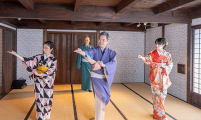 Nagasaki Dejima Kimono Dressing and Pro Led Folk Dance for All