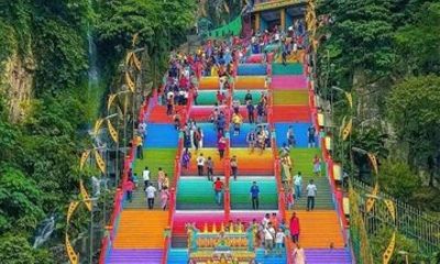 Private Kuala Lumpur Tour: Batu Caves, Petronas & Top Sights