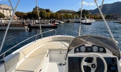 Self-drive boat rental on Lake Como without a license