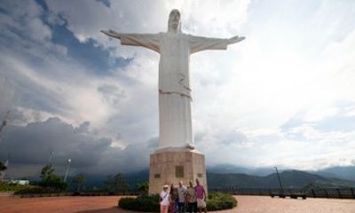 Cali Cristo Rey Monument with Transport