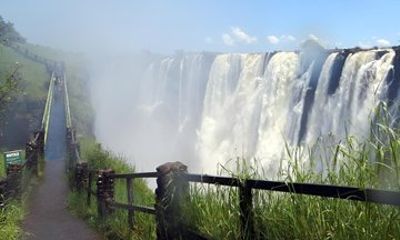 Victoria Falls Guided Walking Tour from the Zimbabwe Side