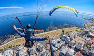 Cape Town Tandem Paragliding Flight from Signal Hill