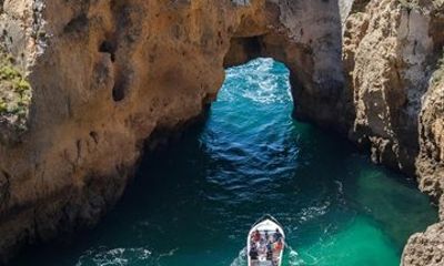 Algarve Coastline Tour with Benagil Lagos and Albufeira