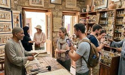 Customizable Private Shopping Tour from Cairo and Giza with lunch