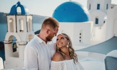 Private Photography Session in Santorini with Local Photographer