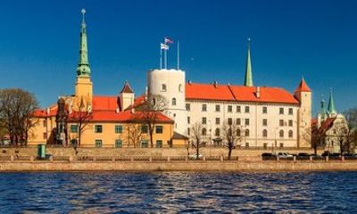 Riga in Style Private Luxury Car Tour with a Local Guide