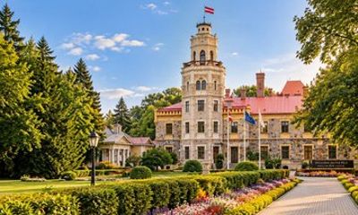VIP Sigulda and Turaida Private Tour Personal Guide by Lux Car