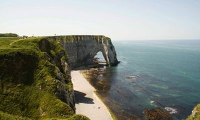 Private Normandy Highlights Tour Rouen Etretat and Honfleur