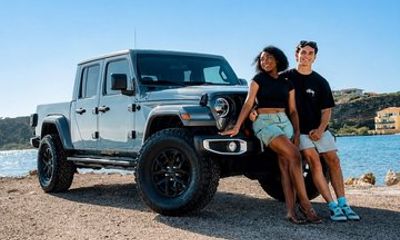 Jeep Gladiator Rental in St Maarten
