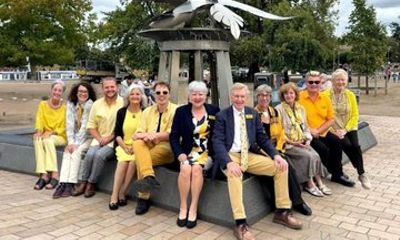 Discover Stratford in 60 minutes (with Stratford Town Walk)