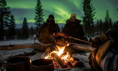 Rovaniemi Small-Group (1–4 Guests) Aurora Chase with Photos & BBQ