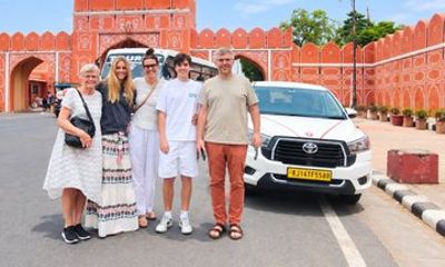 Jaipur Private Sightseeing Tour by Cab with Local Guide
