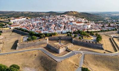 Hello Elvas: Private 2-Hour Intro City Walk with Local Guide