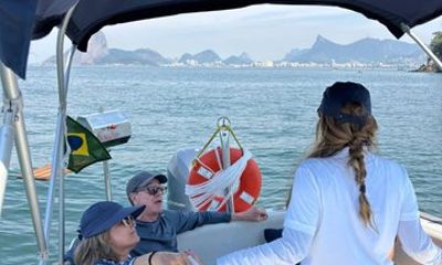 Exclusive Boat Tour on the Rio Iconic Views