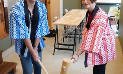 Osaka: Mochi Pounding & Matcha Making in JP Longest Street