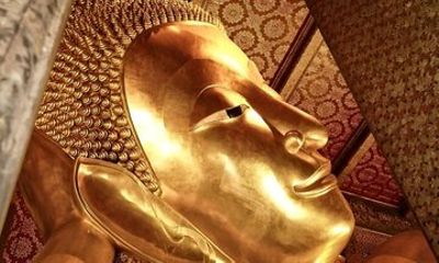 Wat Pho and Wat Arun Tour with Local Expert
