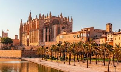 VIP Shore Excursion Palma Castle and Cathedral Small Group