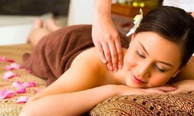 Hurghada 90-Minute Massage Experience with Face Mask and Transfer