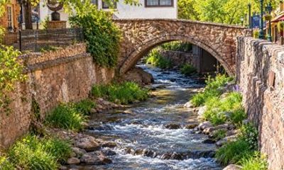 Podcast Tour Manitou Springs The Gilded Waters of Manitou