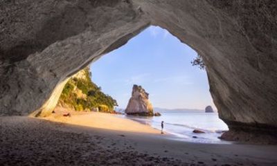 Coromandel Escape: Cathedral Cove & Hot Water Beach from Auckland