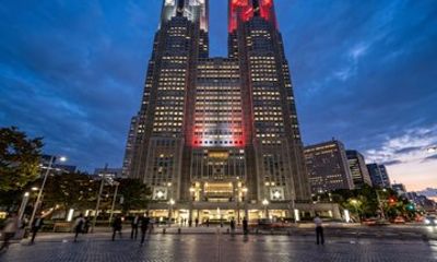 Shinjuku Night Walking Tour Skyline Views and Lantern Alleys