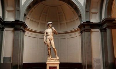 Accademia Gallery Ticket with Host and Optional Audio Guide