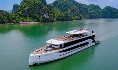 Ha Long Bay Day Cruise with Icon Cruise Islands Caves and Views