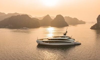 Hanoi: 5-Star Ha Long & Lan Ha Bay Day Cruise with Private Car
