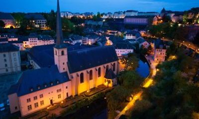 Luxembourg Ghosts and Dark History Tour with a Local