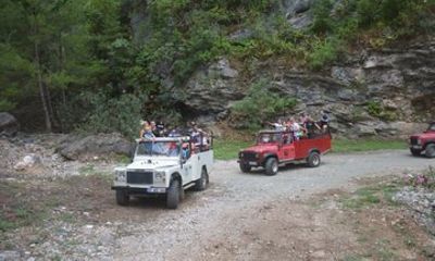Green Canyon Boat with Authentic Local Lunch and Nature Escape