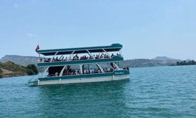 Gazipasa Hidden Coves Boat Tour with Lunch and Soft Drinks