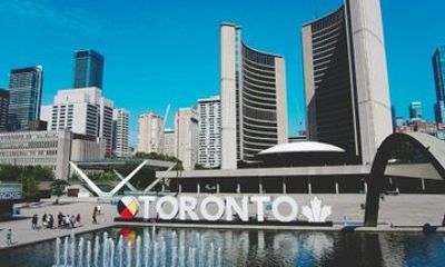 Toronto City Hall Private Guided Tour with Entry and Transport
