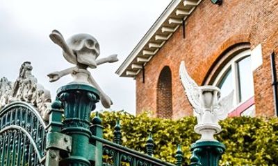 Leiden's Shadows: A Dark History Walking Tour